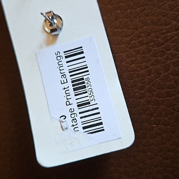 3/$30 JOEY FIVE CENTS Vintage Floral Print Cabochon Post Earrings - Picture 5 of 5